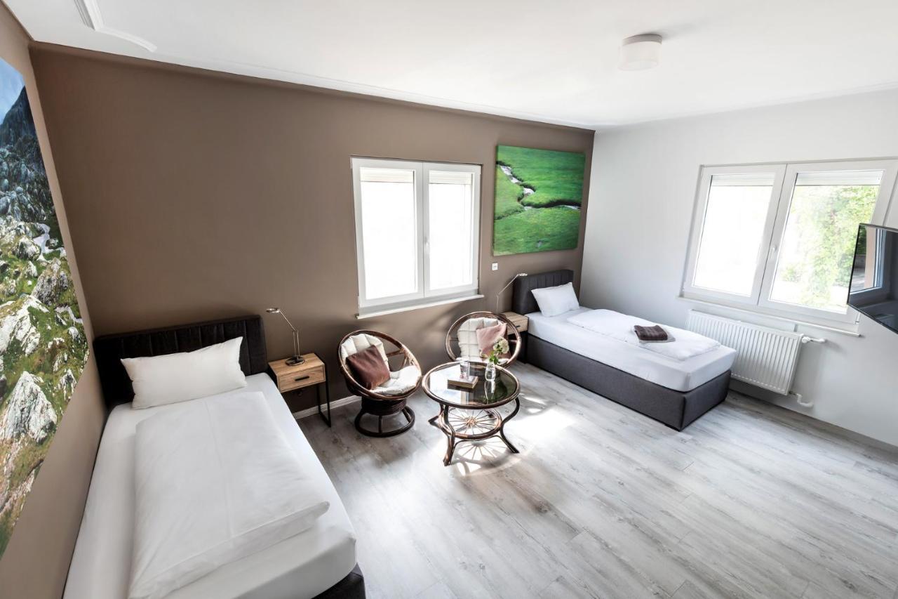 Primera Zimmer Mit Gemeinschaftsbad Зинген Екстериор снимка