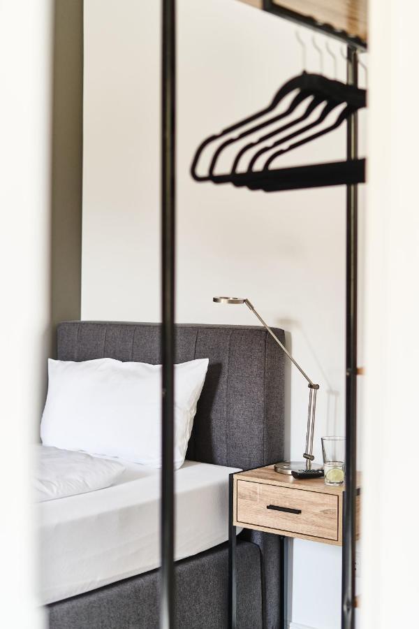 Primera Zimmer Mit Gemeinschaftsbad Зинген Екстериор снимка