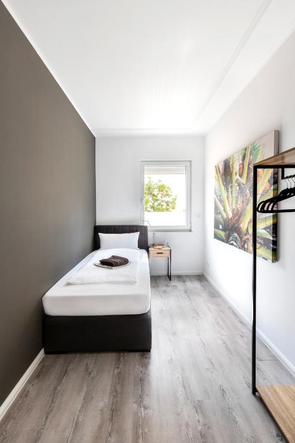 Primera Zimmer Mit Gemeinschaftsbad Зинген Екстериор снимка