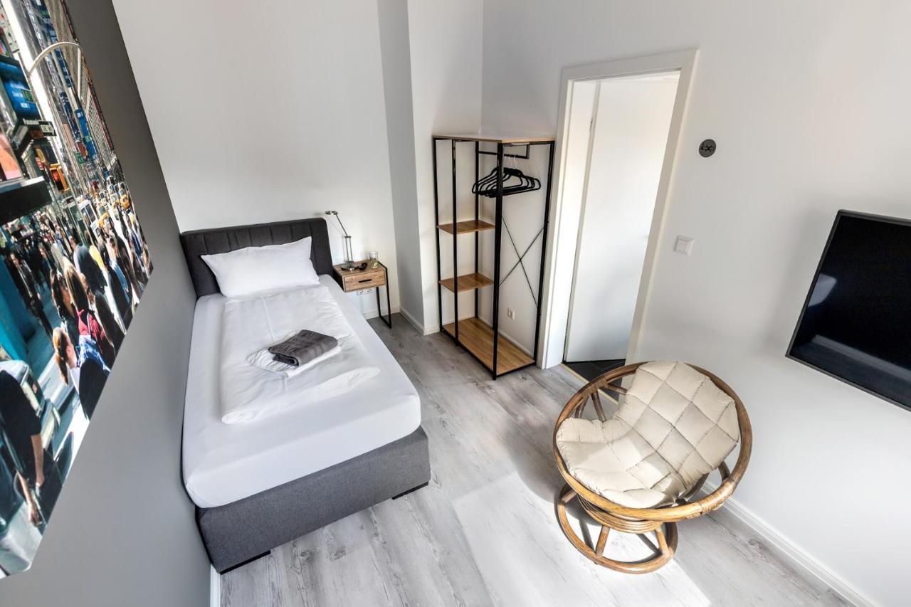 Primera Zimmer Mit Gemeinschaftsbad Зинген Екстериор снимка