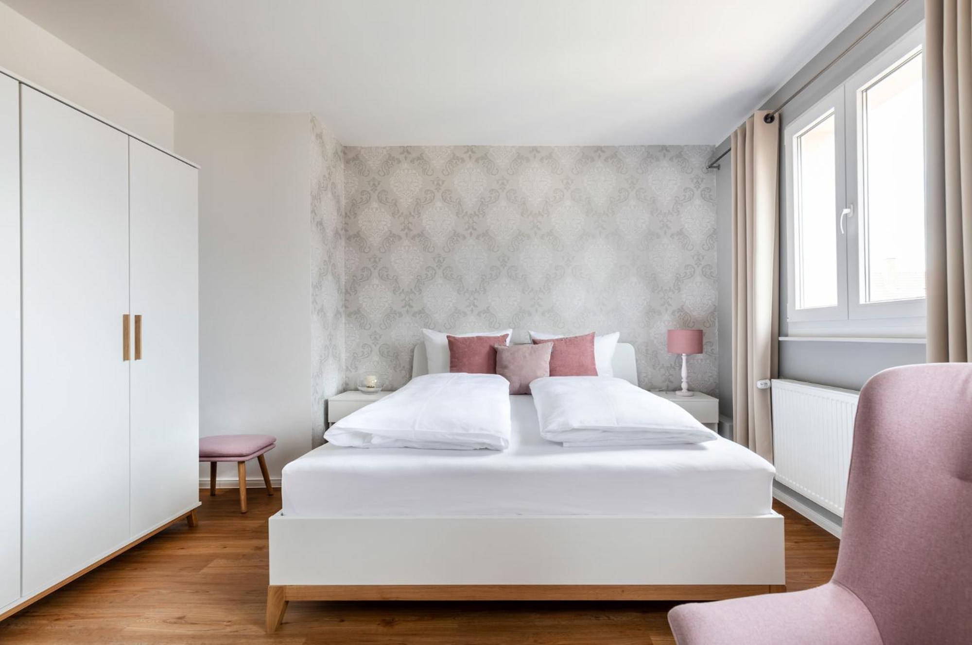 Primera Zimmer Mit Gemeinschaftsbad Зинген Екстериор снимка