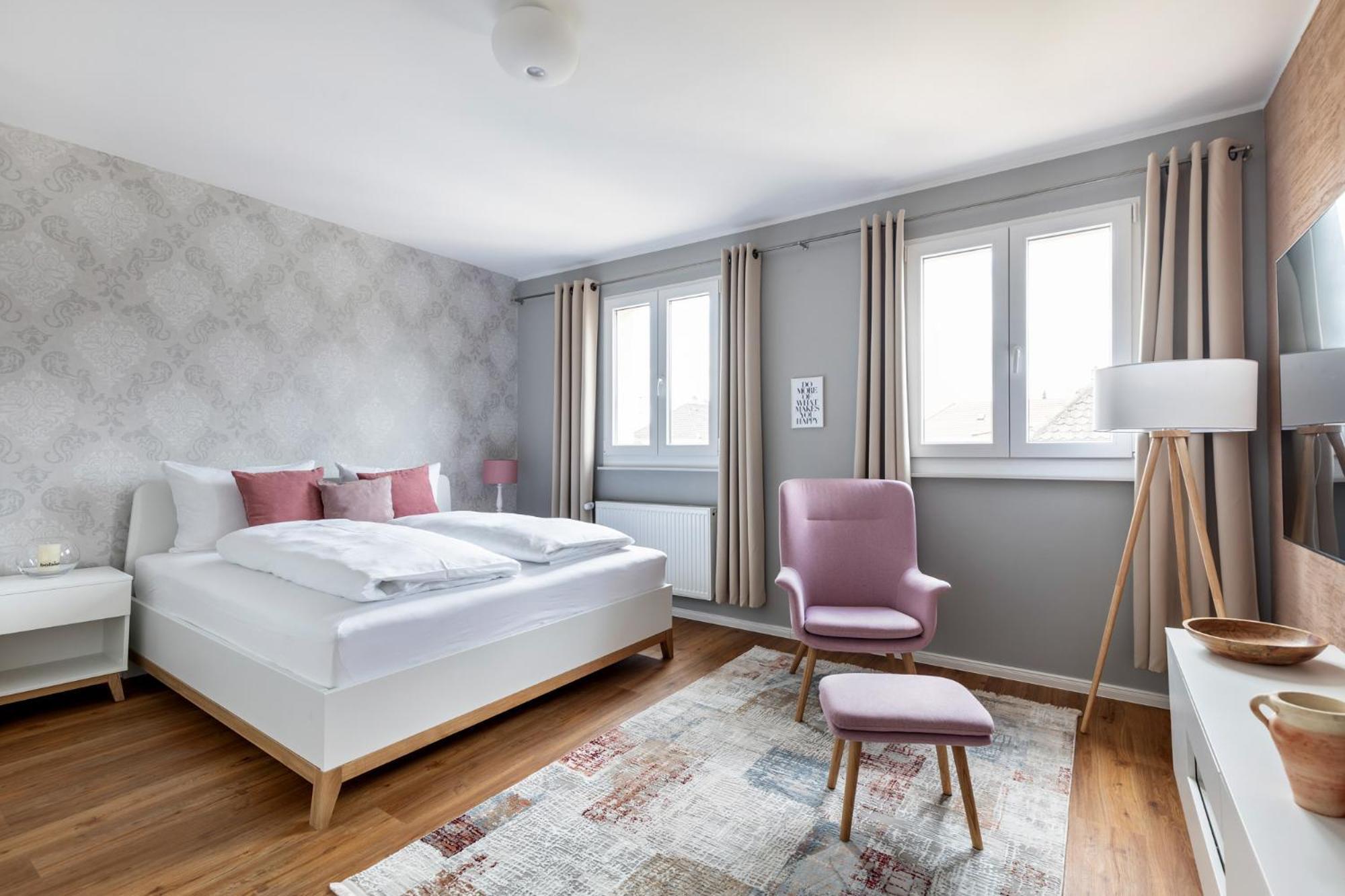 Primera Zimmer Mit Gemeinschaftsbad Зинген Екстериор снимка