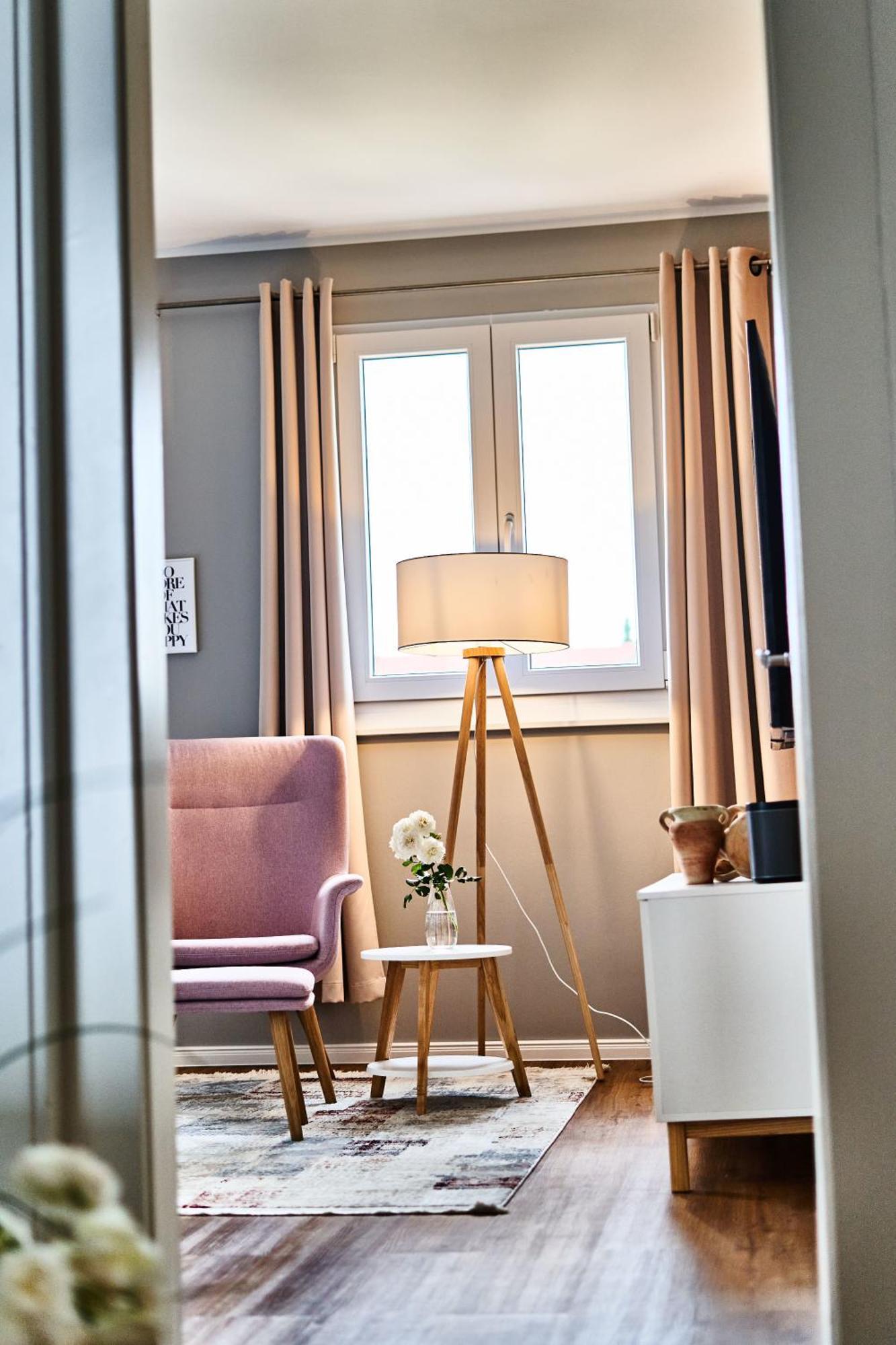 Primera Zimmer Mit Gemeinschaftsbad Зинген Екстериор снимка