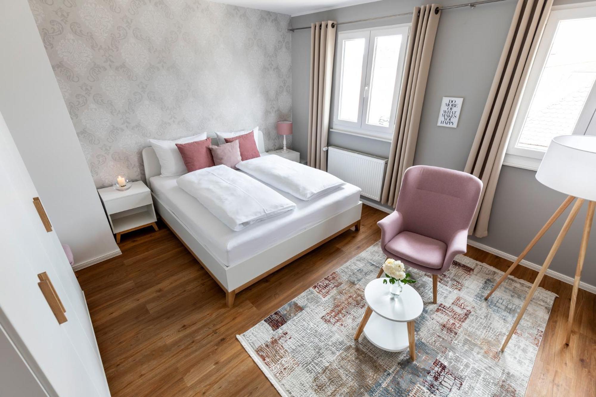 Primera Zimmer Mit Gemeinschaftsbad Зинген Екстериор снимка